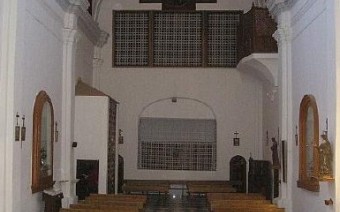 Interior de la iglesia y coro (PE)
