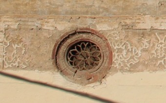 Ojos de buey de la fachada de la iglesia (MR)
