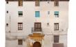 Fachada del palacio de los Mendoza en el callejón de Cotarro