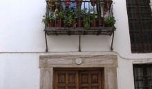 Puerta de acceso y balcón (JmGM)